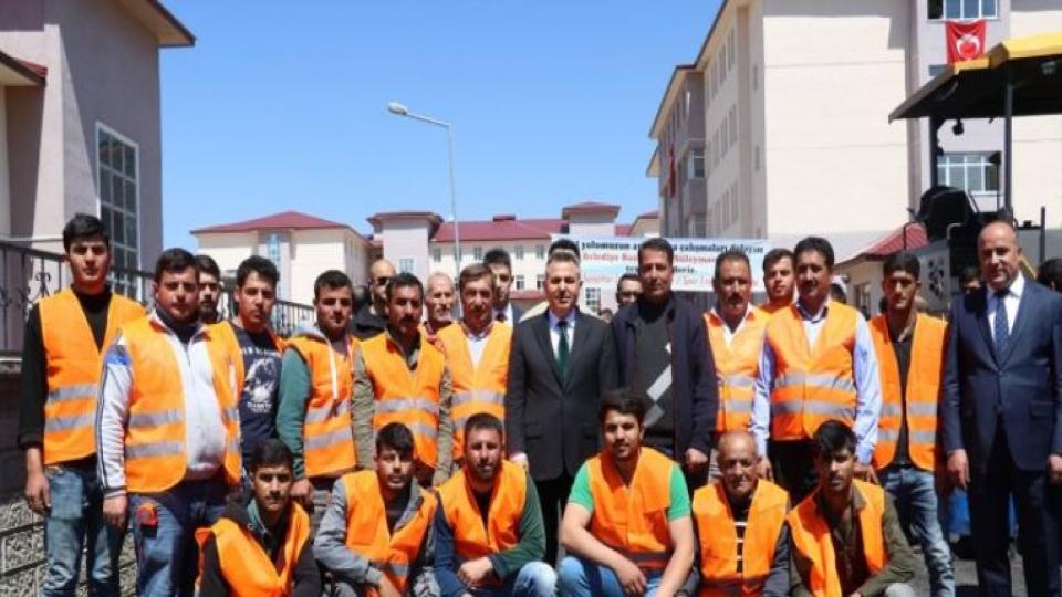 Ağrı Belediyesi asfalt sezonunu başlattı