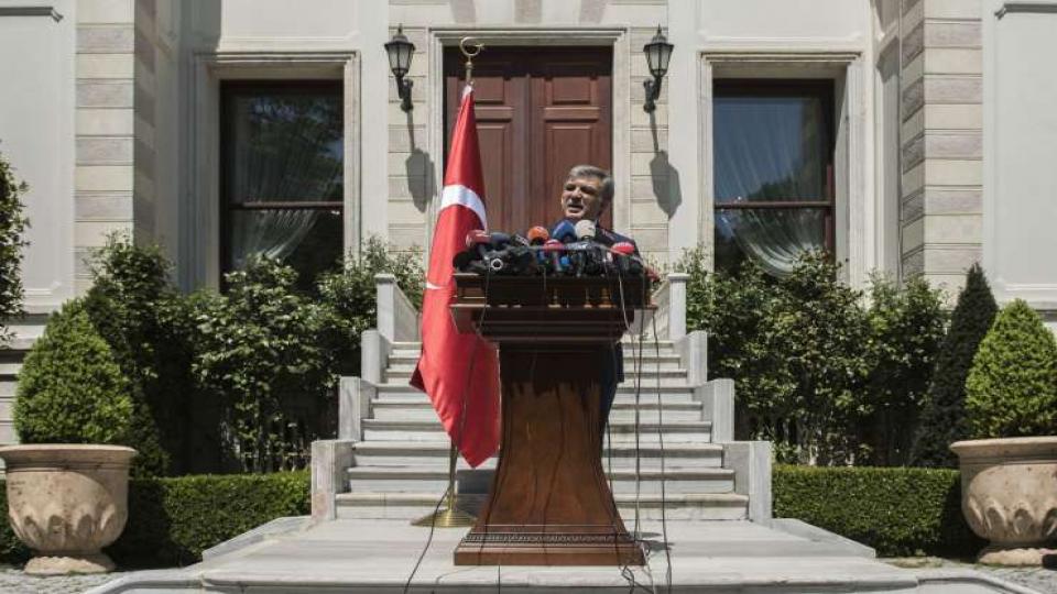 Bahçeli’den Gül’e teşekkür: Türkiye’yi kaosa sokmadı