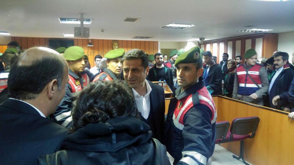HDP, CHP’nin ‘sıfır baraj’ ittifakına girmek istiyor: Adaylıkta Demirtaş öne çıktı