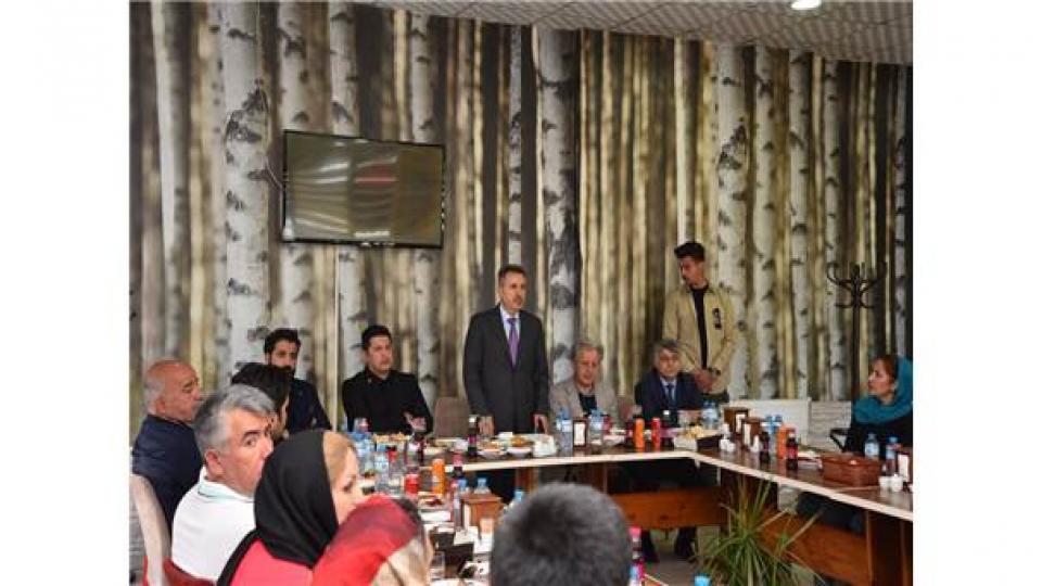 Vali Elban İranlı turizmcileri kabul etti