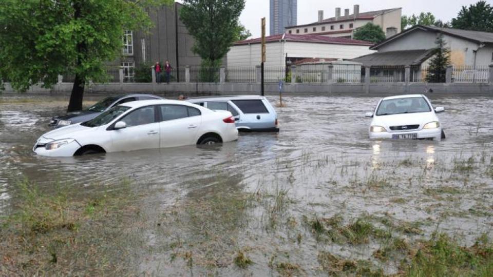 Ankara'yı yine sel vurdu