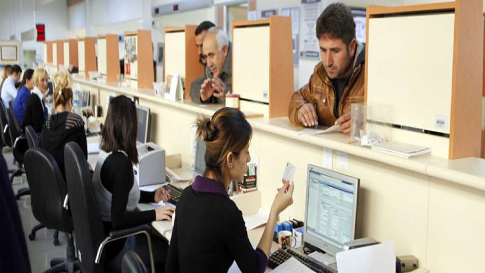 Başbakanın ‘ima’sını bakan yalanladı: Devlet memurluğu sona ermiyor