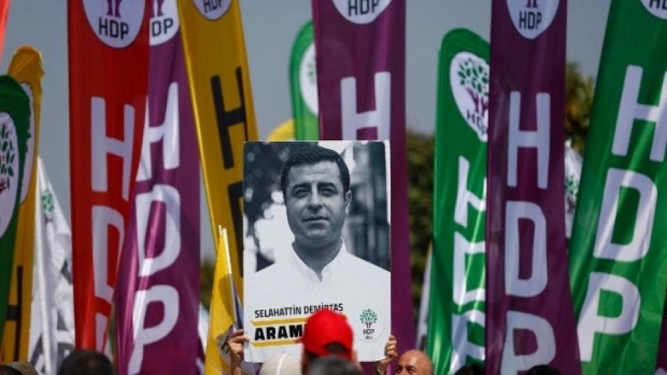 Demirtaş'ın adaylığının iptali için YSK'ye başvuru yapıldı