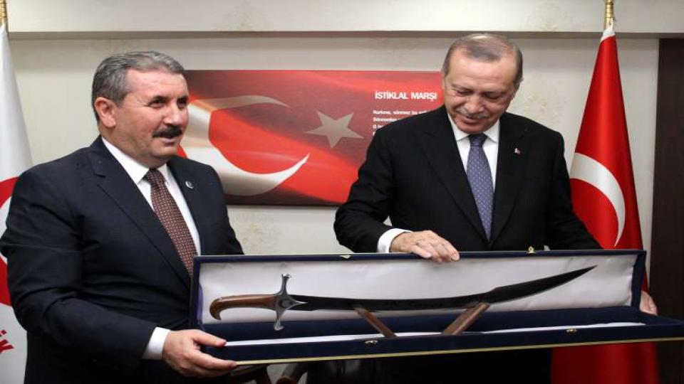 Destici’den Erdoğan’a ‘vekil sayısı’ mesajı: Cömerttir biliyorsunuz kendisi…