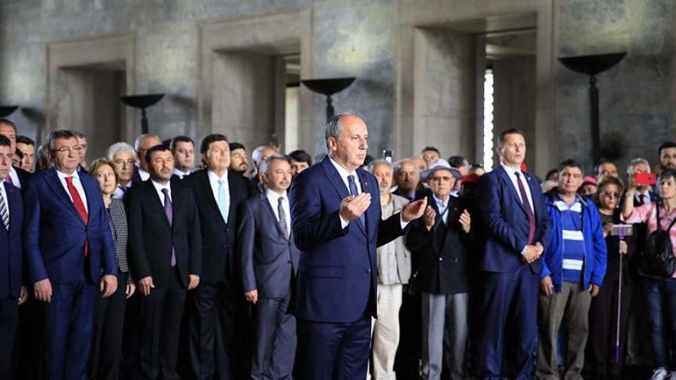 İnce’den Anıtkabir’de saygı duruşu ve dua