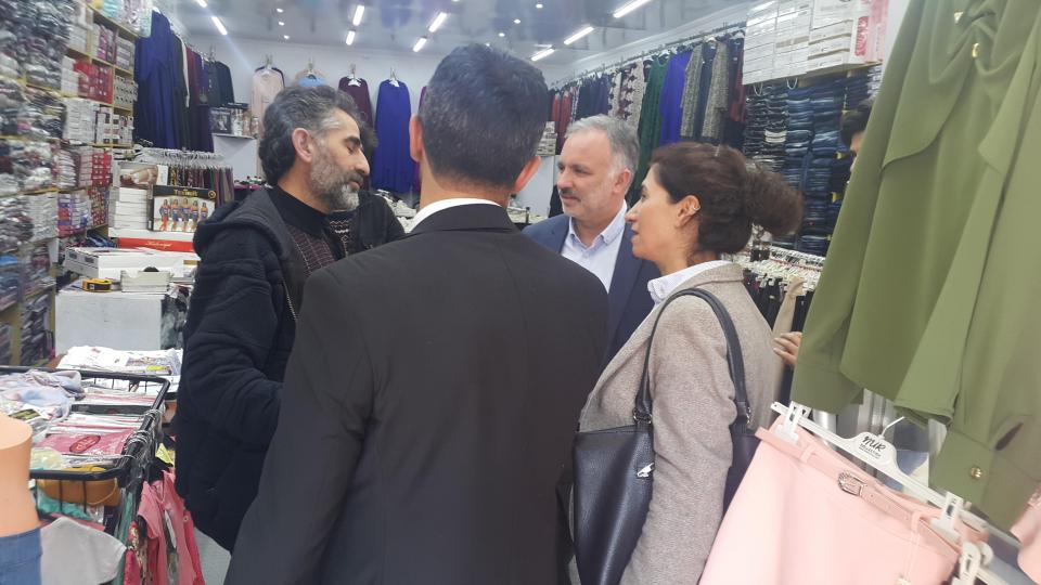 Kars Milletvekili Ayhan BİLGEN Pazar Caddesi esnafıyla.
