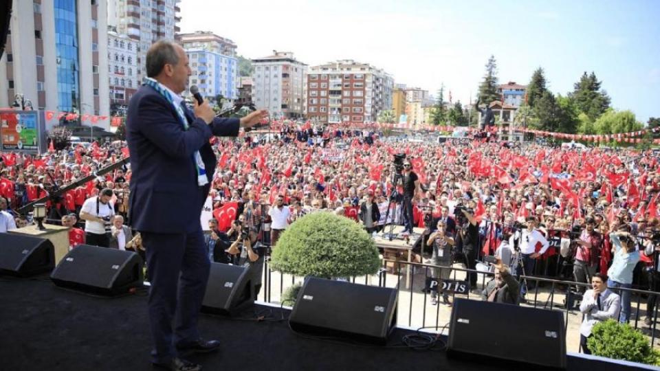 Muharrem İnce: Kimse millilik, Rizelilik taslamasın, çakı burada!
