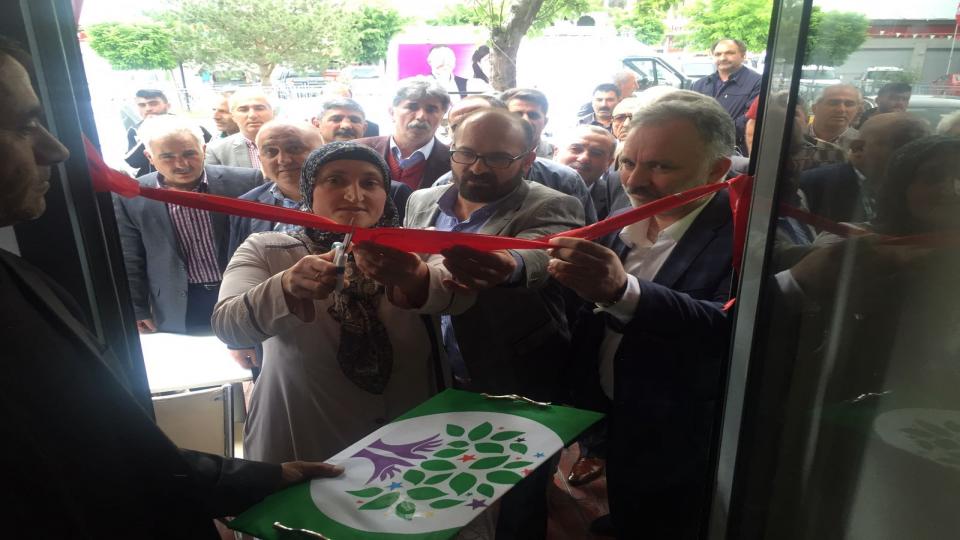 HDP Kars Milletvekili Ayhan BİLGEN Kağızman Seçim Bürosunun açılışını yaptı.