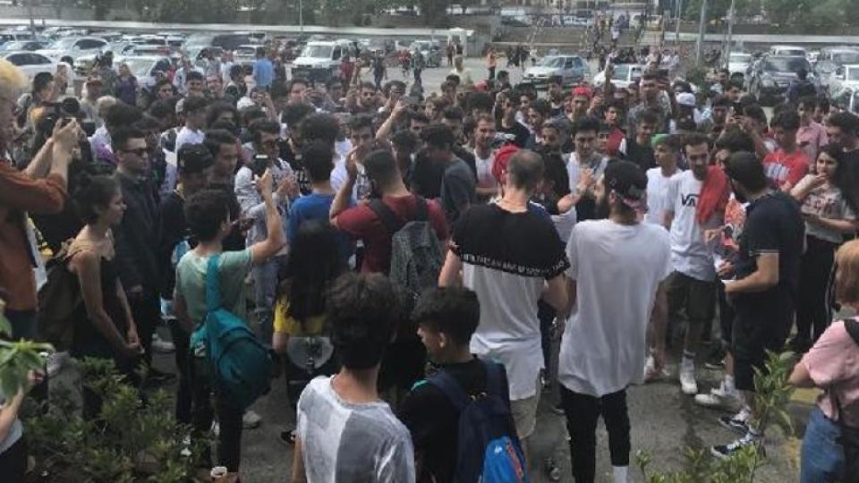 Ezhel'in tahliyesi çığlıklarla karşılandı