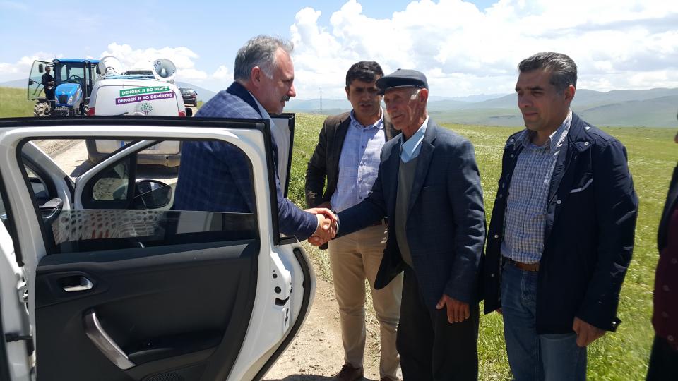 HDP Sözcüsü Kars Milletvekili Ayhan BİLGEN’den  Kars’ta bulunan Uzun Gazi Köyü, Şehit Kamil Köyü, Boyalı köylerine ziyaret.