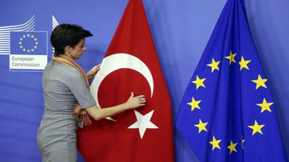 Hükümet yine umutlandı: AB heyeti, vize serbestisi için çalışmalarımızı olumlu buldu