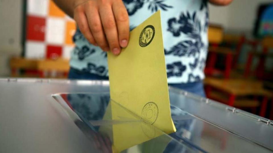 Suruç’ta Cumhurbaşkanlığı pusulaları bulunmadı, Adıyaman’da oy pusulası yırtıldı