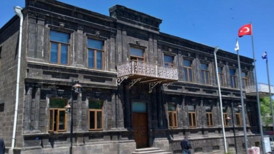 HDP: Kars Belediyesi halkındır, çetelerin değil