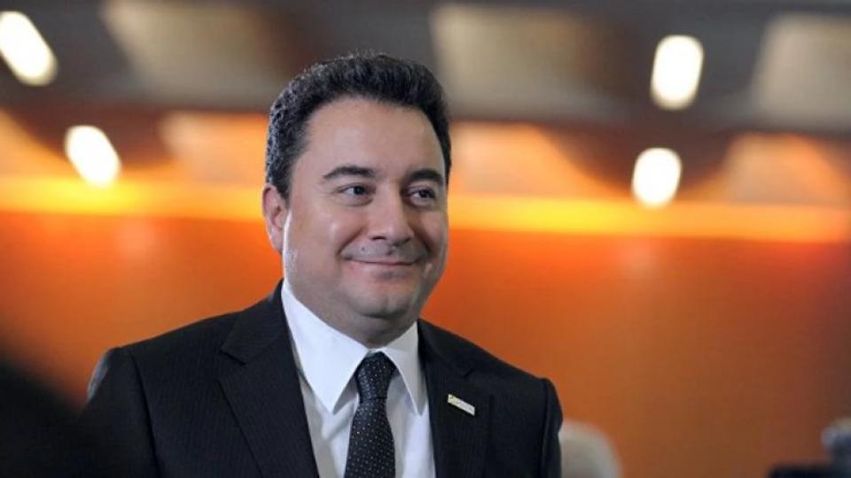 AKP, Babacan'ı Kurucu Üyeler listesinden çıkardı