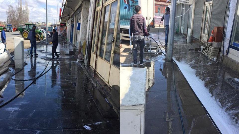 Akyaka’da cadde ve sokaklar dezenfekte ediliyor