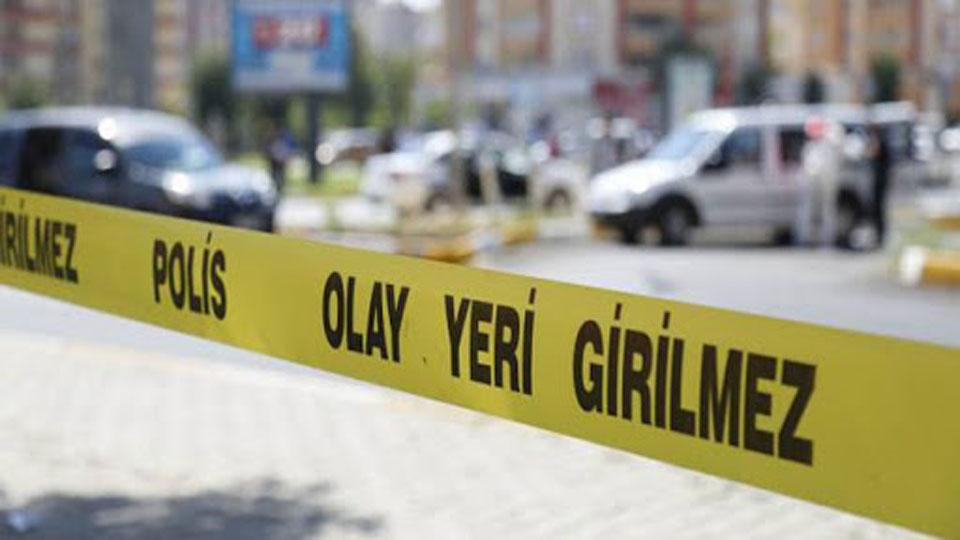 Kars'ta kızıyla tartışan baba kızını öldürdü, eşinide yaraladı