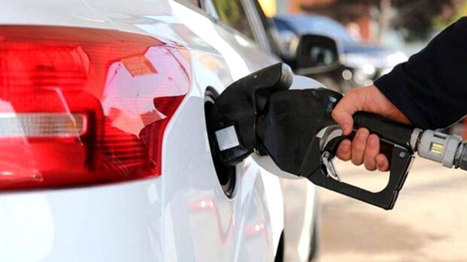 Benzine zam geldi!