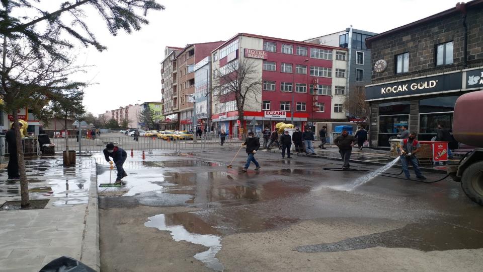Kars Belediyesi’nden koronavirüs temizliği