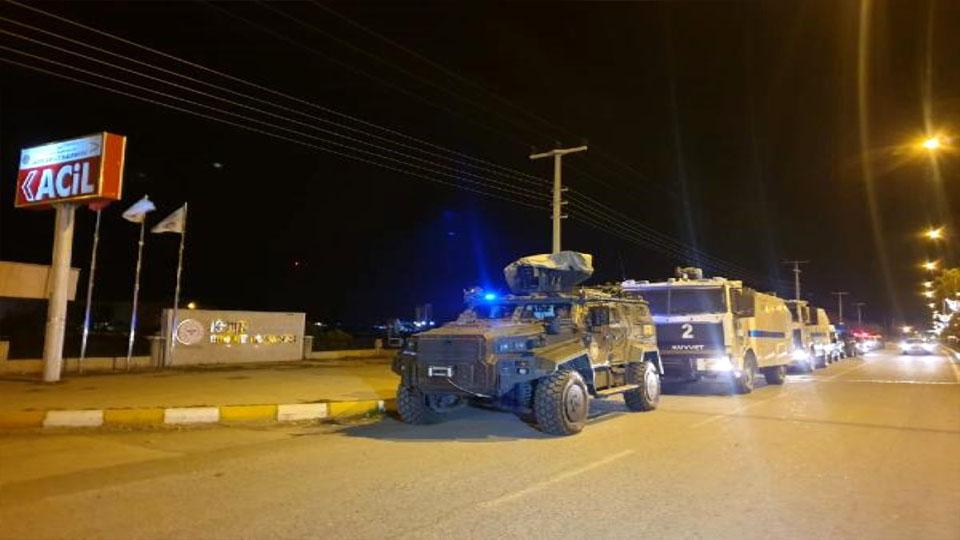 Polis ekiplerinden sağlık çalışanlarına destek