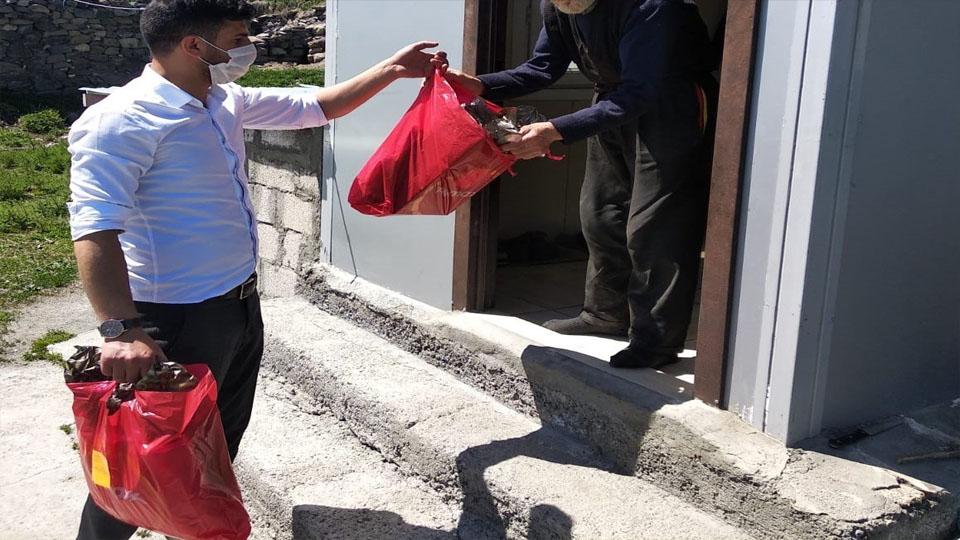 Ardahan Göle Kaymakamlığından ‘Bayramlıklar Bizden Evde Kalmak Sizden’ sloganı