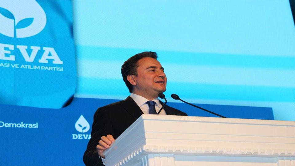 DEVA Partisin’den MHP’ye yanıt gecikmedi: Bu tür izansız açıklamaları cevap vermeye değer bulmuyoruz. Biz, ülkenin büyüyen sorunlarına çözüm üretmek için çalışıyoruz.
