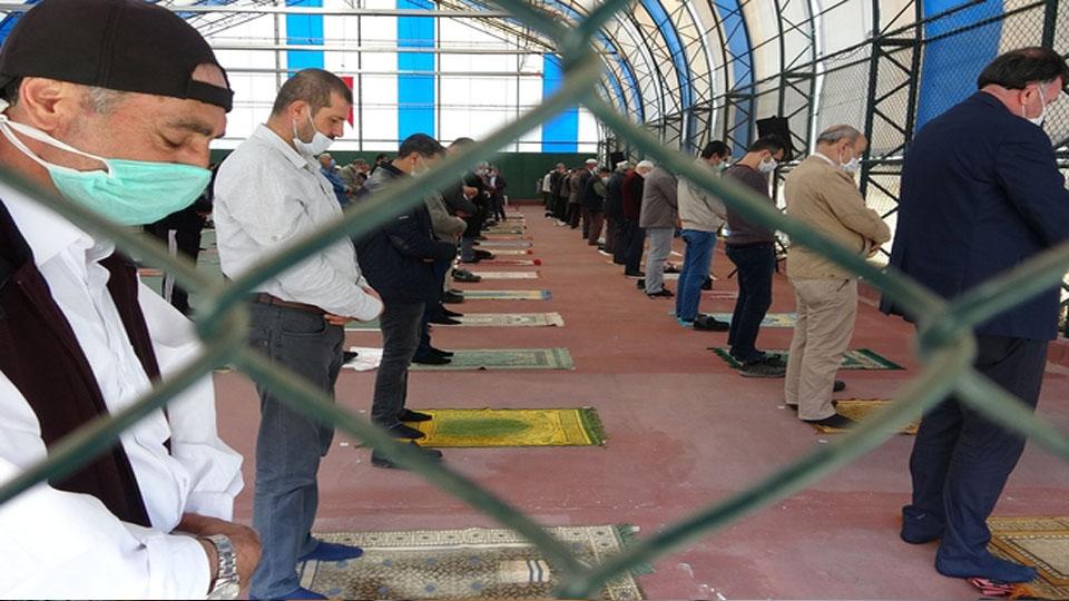 Serhat Bölgesinde günler sonra ilk cuma namazı