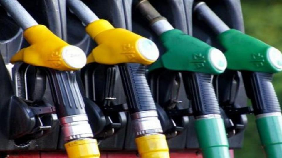 Benzine zam geldi