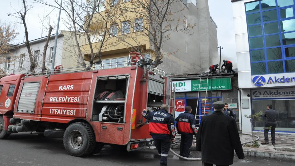 İpe dolanarak mahsur kalan Ebabil Kuşu kurtarıldı