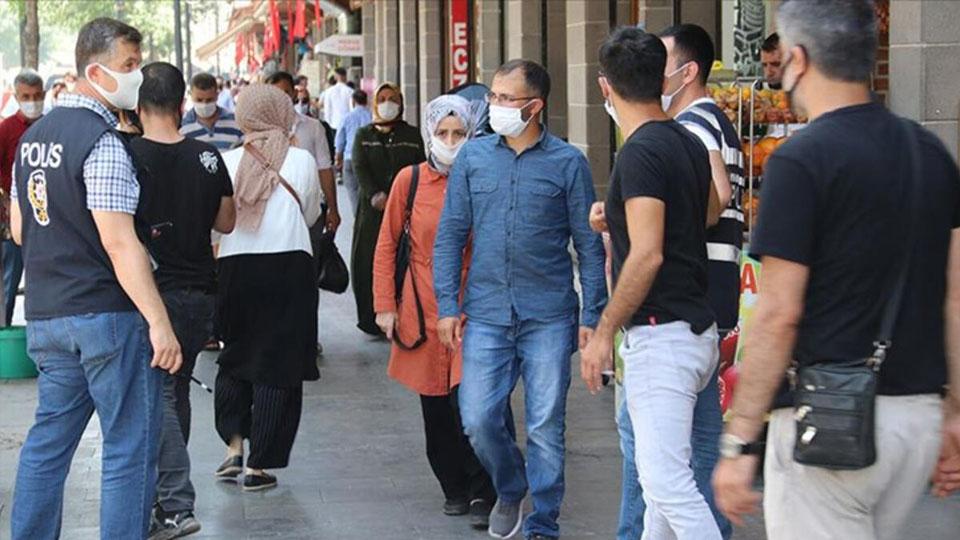 Maskesiz sokağa çıkmanın yasak olduğu il sayısı 54’e yükseldi