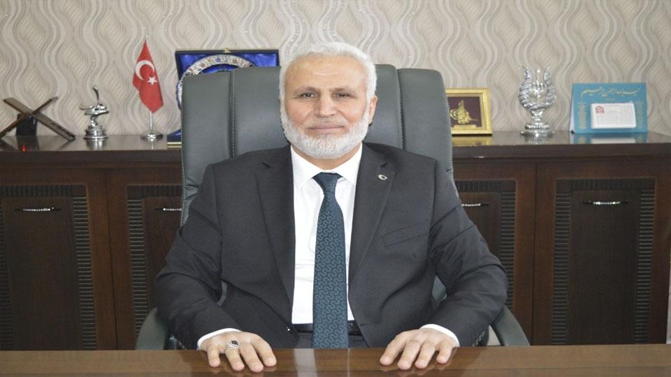 Ağrı Müftüsü Topçu “Kurbanını Paylaş, Kardeşinle Yakınlaş” sloganıyla bağışta bulundu