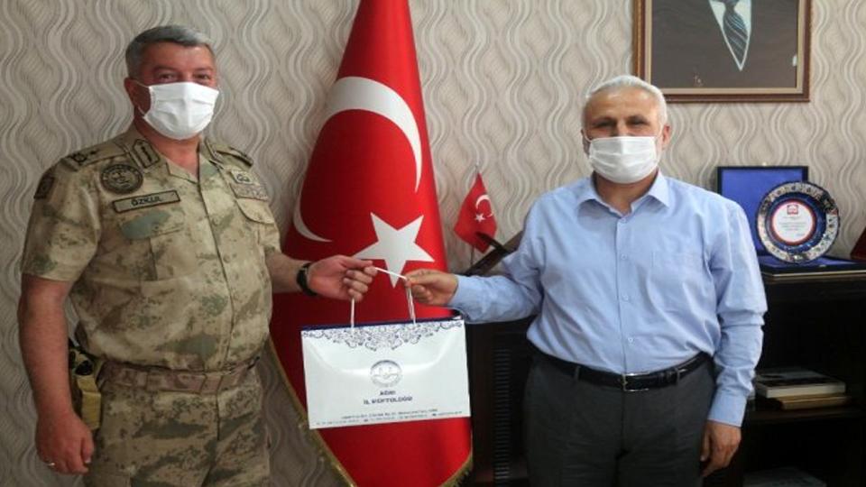 Komutanı Özkul’dan Müftü Topçu’ya veda ziyareti