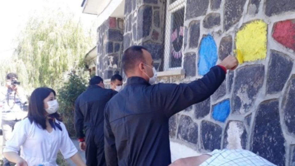 Doğubayazıt’ta öğretmenler yüz yüze eğitime uygun eğitim ve oyun ortamı hazırlıyor