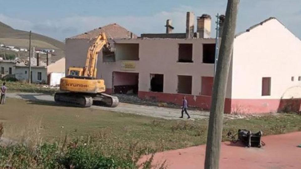 Hoçvan Lisesi yıkıldı!