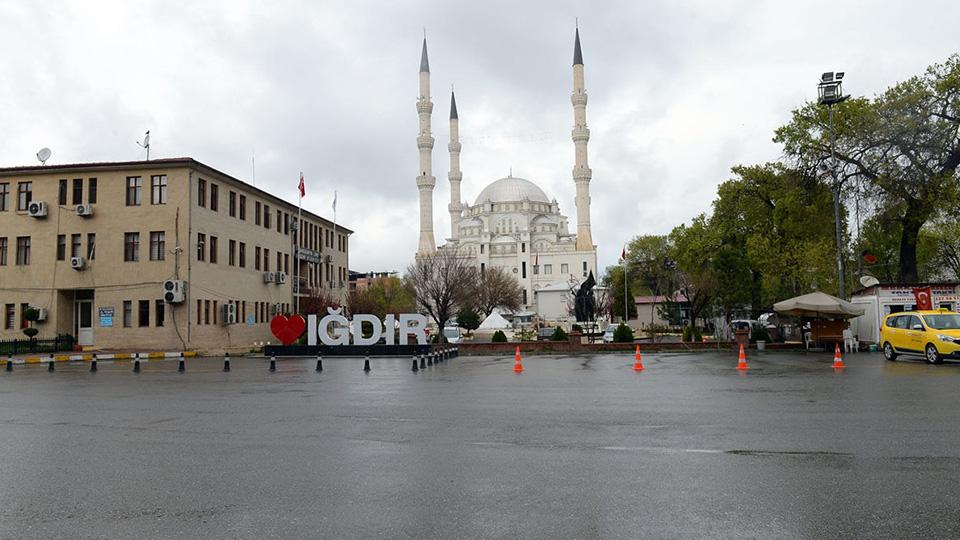 Iğdır’da sokaklar dezenfekte edildi
