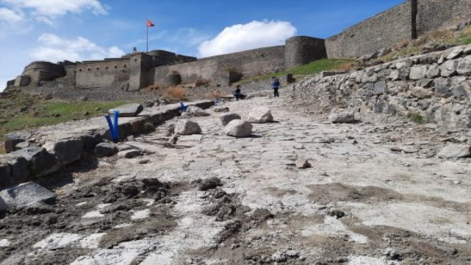 Kars'ta Kale Yolu Yapılıyor
