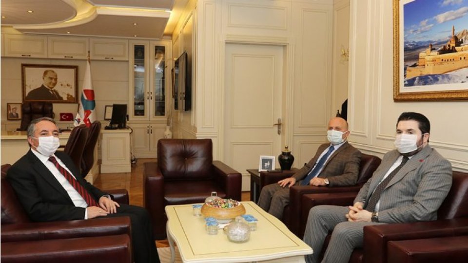 Vali VAROL, Ağrı Belediye Başkanı SAYAN, Rektör Prof. Dr. KARABULUT’u ziyaret etti
