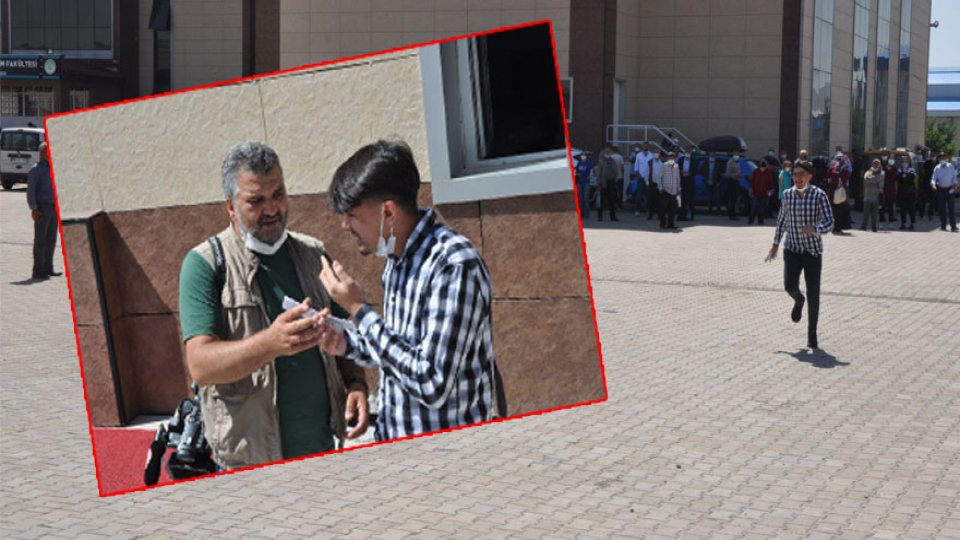 Gazeteciden kimliğini unutan adaya yardım!