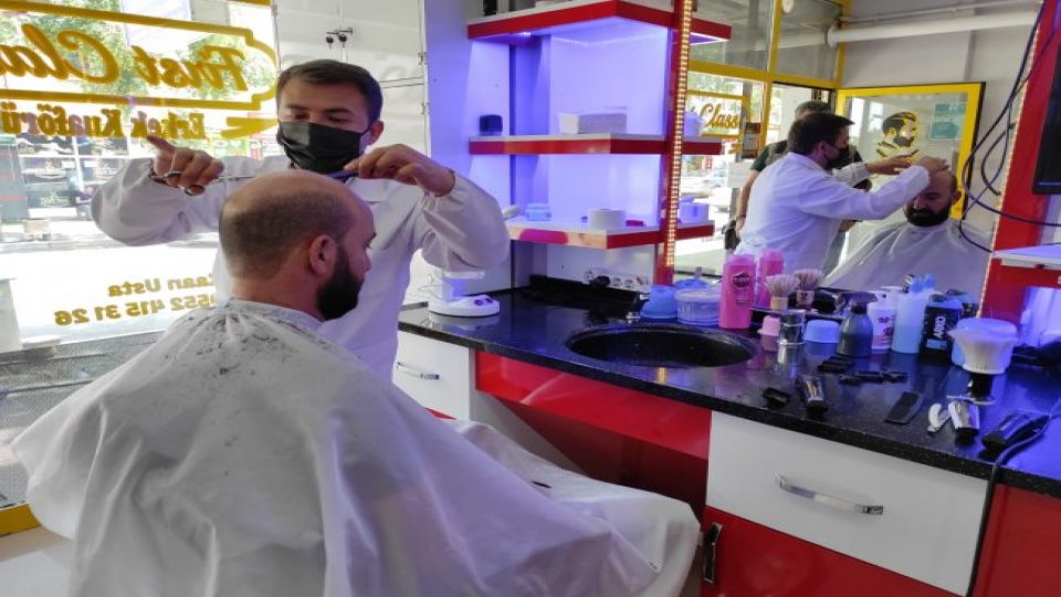 Kars’ta berberlerde bayram yoğunluğu