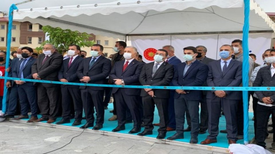 TOKİ tarafından inşa edilen 1 milyonuncu konutun anahtarı Sarıkamış'ta teslim edildi