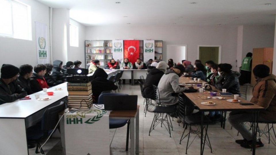 Kars İnsani Yardım Derneği, yabancı öğrenciler ile buluştu