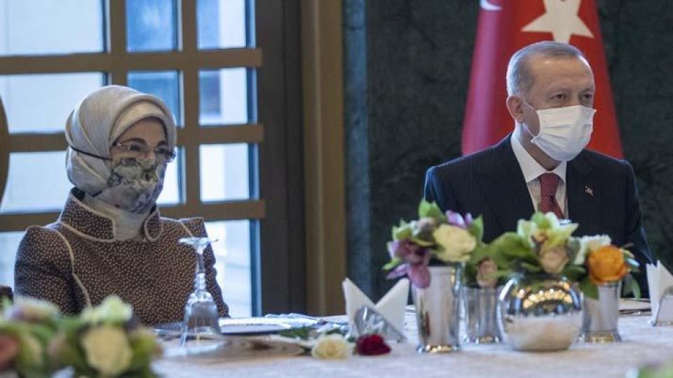Cumhurbaşkanı Erdoğan  ve eşi Emine Erdoğan corona virüse yakalandı