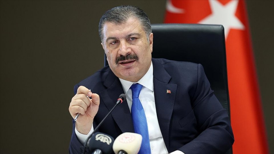 Sağlık Bakanı Koca ambulansa yol vermeyen sürücüyü uyardı!