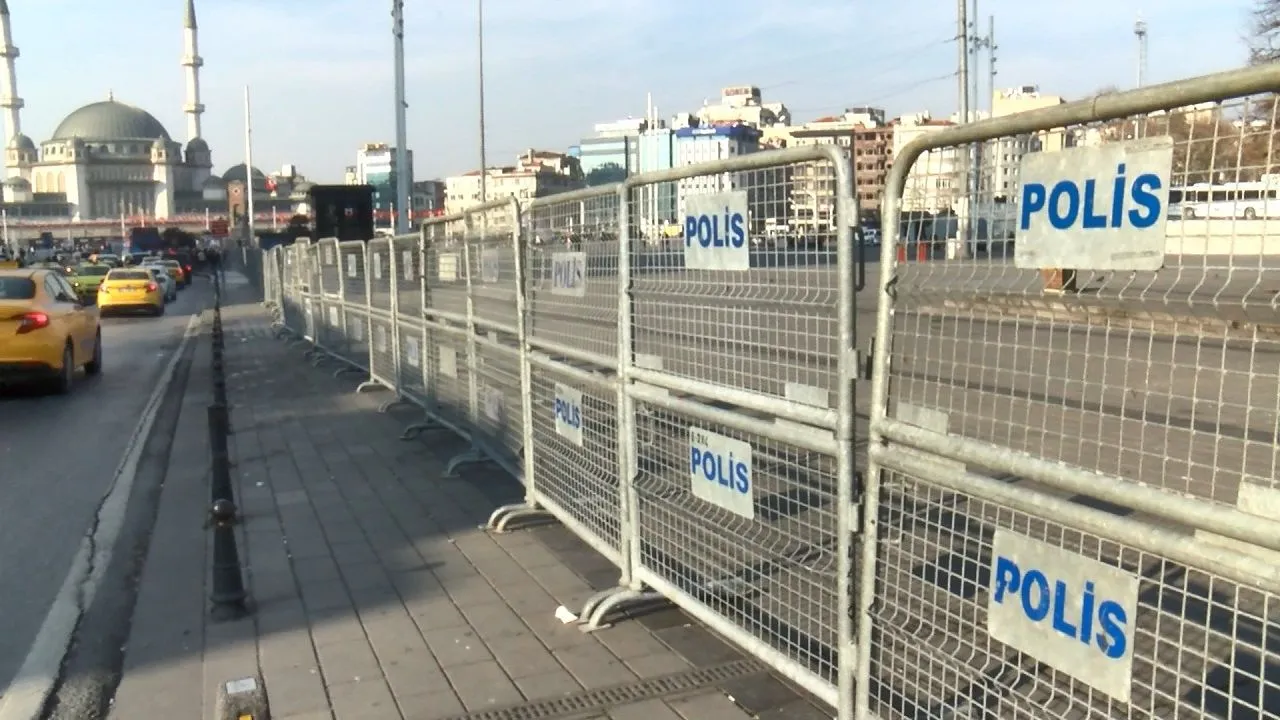 Taksim'de yılbaşı önlemleri: Gezi Parkı kapatıldı