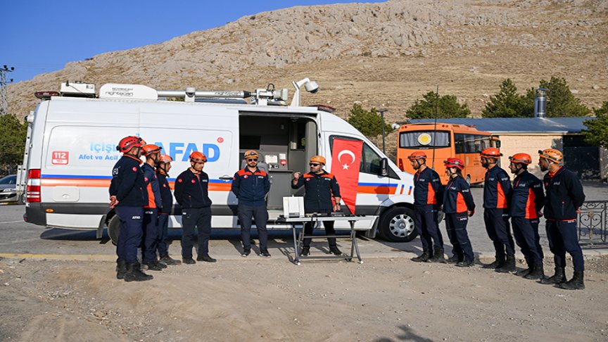 AFAD’ın yeni arama kurtarma ekipleri göreve zorlu eğitimlerle hazırlanıyor