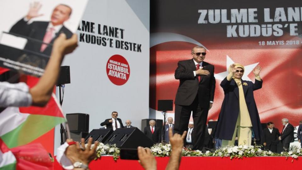 Erdoğan, rakiplerini zor durumda bıraktı