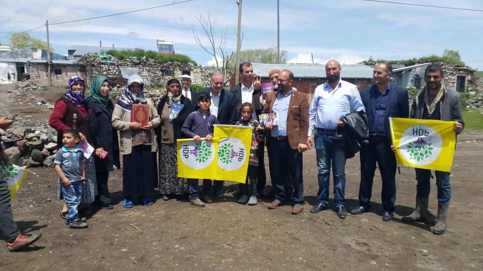 Serhatın Sesi / Serhat Diyarından Haberler / HDP Sözcüsü Kars Milletvekili Ayhan BİLGEN’den  Kars’ta bulunan Hasçiftlik, Merkez Karaçoban ve Çakmak köylerine ziyaret.