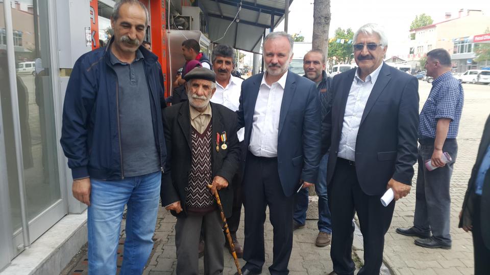 HDP Sözcüsü Kras Milletvekili Ayhan BİLGEN ve Arpaçay ilçe örgütünden esnaf ziyareti.