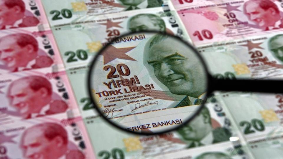 Standard&Poor’s ve Moody’s Türkiye’nin kredi notunu düşürdü