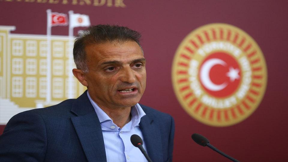 Serhatın Sesi / Serhat Diyarından Haberler / HDP Ağrı Milletvekili Abdullah Koç: “AVM’leri açıyorsunuz fakat en önemli kurumların başında yer alan ve Türkiye’de kesinlikle çalışmaya ara vermemesi gereken en önemli kurum Meclis şu anda kapalı