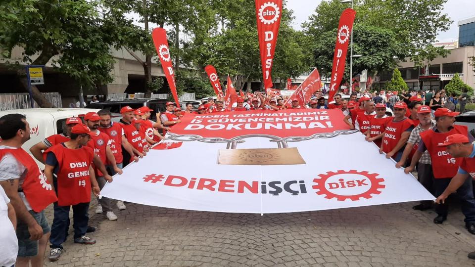 Türk İş ve DİSK sokakta: Kıdem tazminatı işçinin son kalesidir